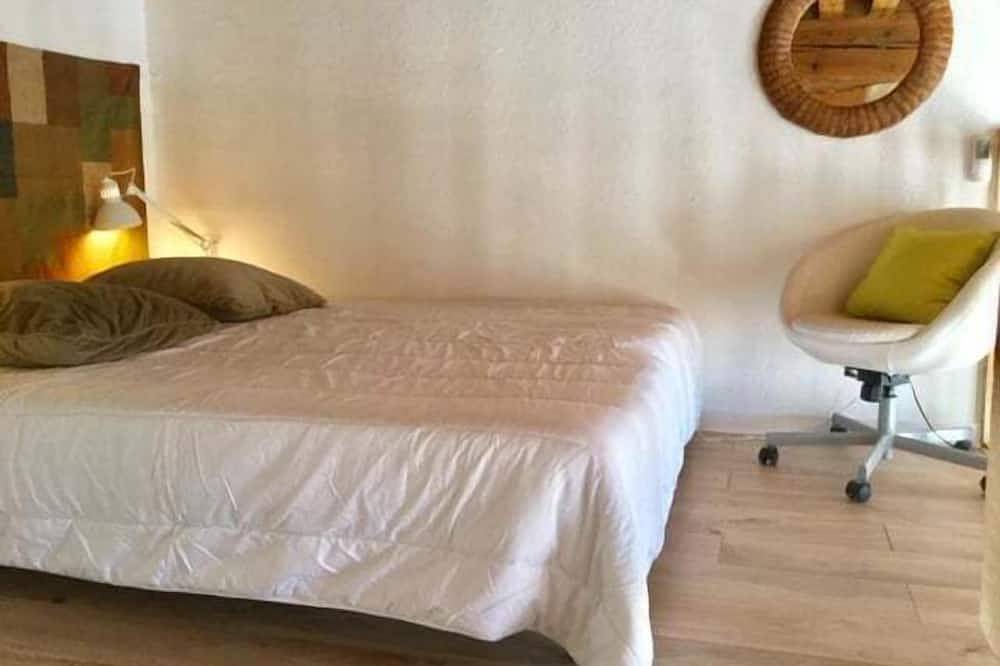 Apartamento entero, Le Woody - Charming Canut close to Croix Rousse in Caluire-et-Cuire, Ródano