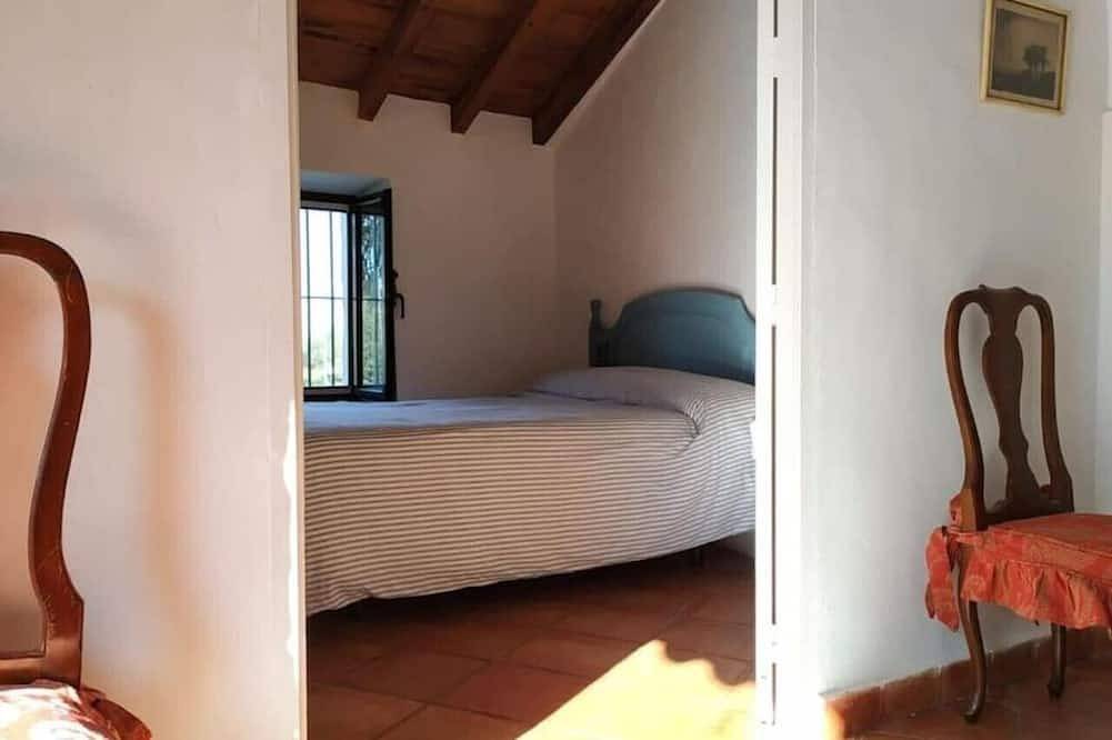 Country House with a Pool and Olive Grove in Montellano in Montellano, Province de Séville