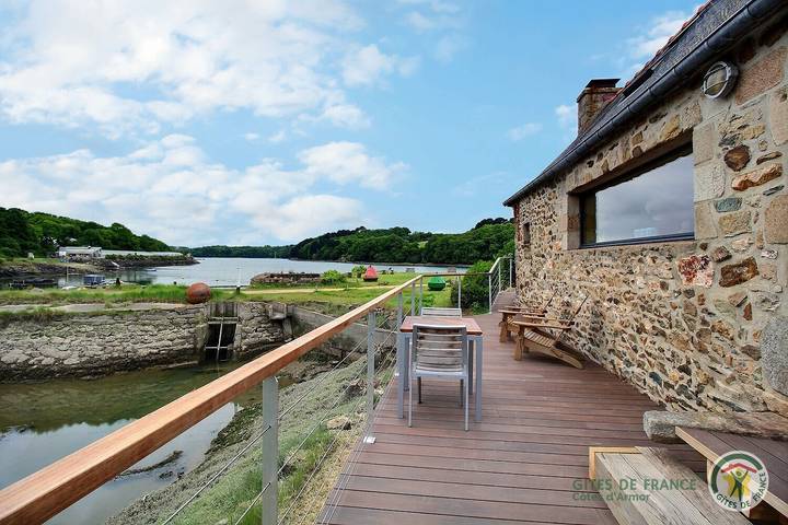 Gîte pour 2 personnes, avec Terrasse et Jardin à Trédarzec