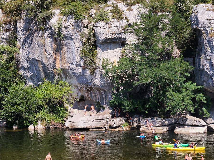 Camping Sunêlia Mazet Plage Ardèche - Mobilheim 4 personen - Mobilhom Club 2 Zimmer in Berrias-et-Casteljau, Cevennen