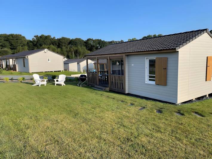 Chalet cosy avec piscine chauffée – Bretagne Sud