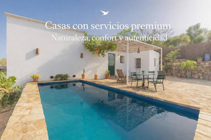Casa rural para 10 personas, con vistas además de jardín y piscina en Tarifa