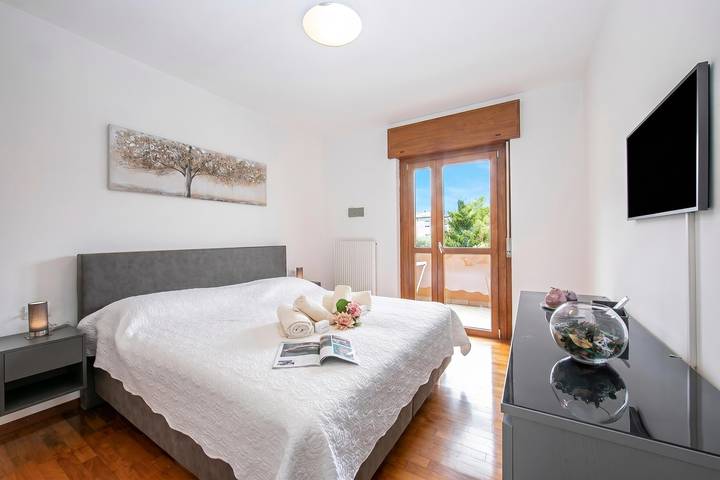 Appartement entier, Casa Alexander - Lake Garda Apartment with Terrace in Riva del Garda, Montagnes autour du lac de Garde