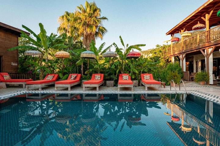 Hotel para 2 personas, con jardín y sauna además de vistas y piscina - 1
