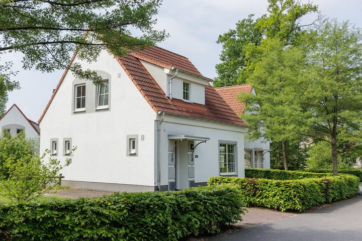 Bungalow für 7 Personen, mit Balkon/Terrasse und Terrasse sowie Garten