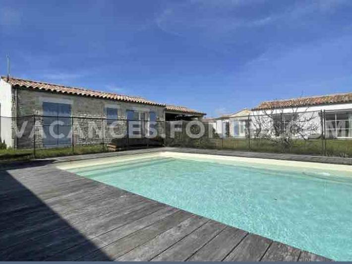 Villa de 3 dormitorios con piscina y jardín cerrado, cerca del mar in Saint-Denis-d'Oléron, Côte de Beauté