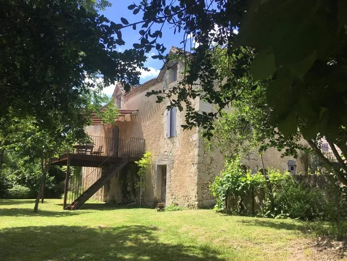 Maison d’hôte pour 3 personnes, avec piscine ainsi que jardin et jacuzzi - 1