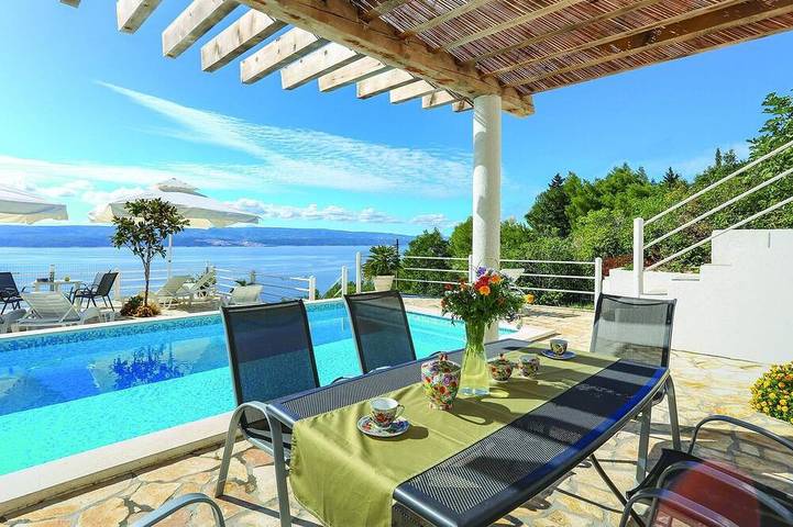 Ferienwohnung für 3 Personen, mit Balkon und Pool in Kroatien