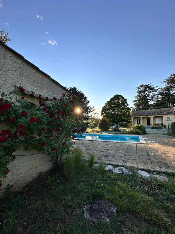 Location de vacances pour 8 personnes, avec vue ainsi que piscine et jardin à Valflaunès - 3