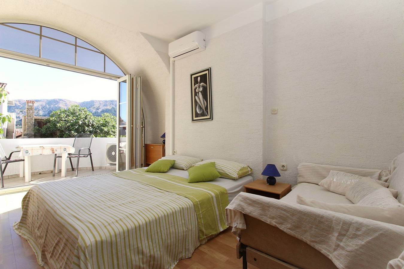 Entire apartment, Studio Mul No.5 Luk - for 2 persons, with Balcony in Baska, Krk