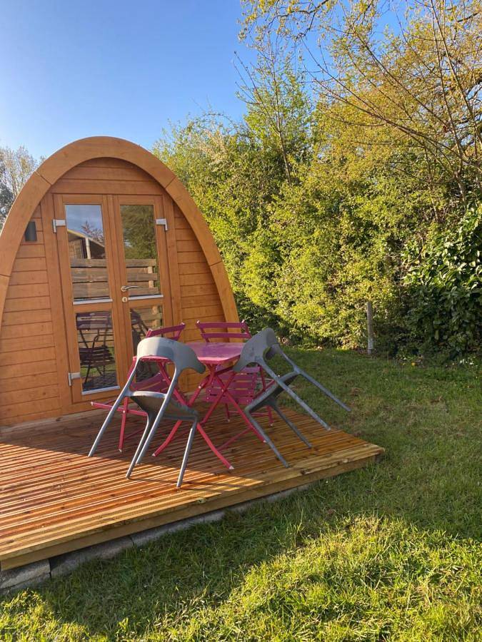Location de vacances pour 4 personnes, avec jardin ainsi que piscine et vue dans Sainte-Suzanne-et-Chammes - 3