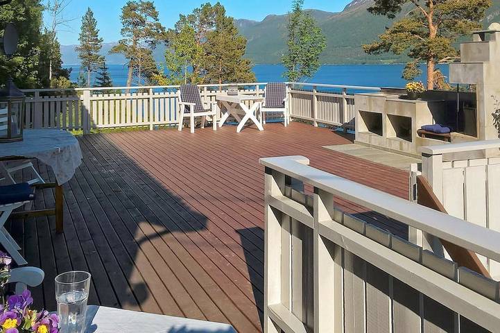 Ferienhaus für 8 Personen, mit Balkon in Nesset