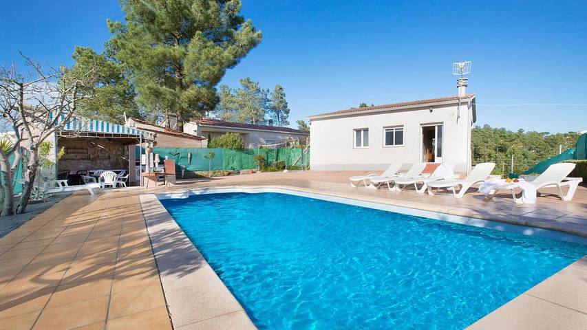 Villa für 8 Personen, mit Pool und Garten sowie Terrasse - 1