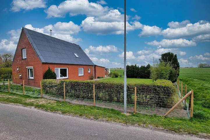 Ferienhaus für 4 Personen, mit Garten und Sauna in Kronprinzenkoog