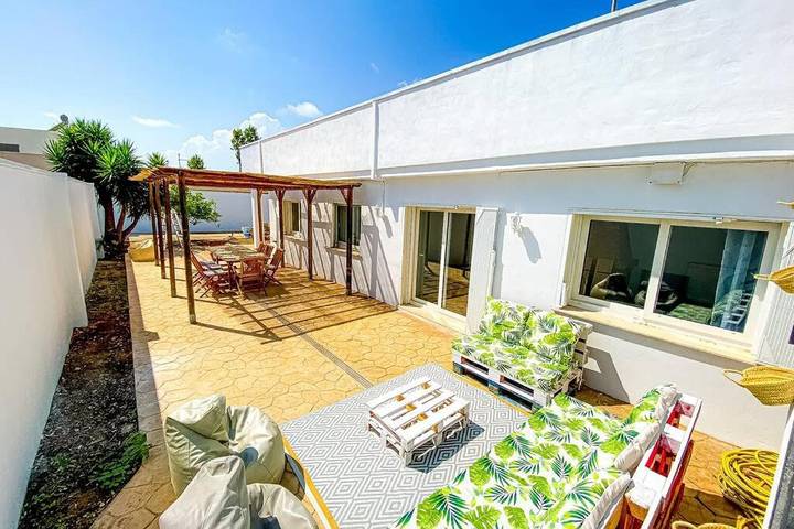 Location de vacances pour 7 personnes, avec vue ainsi que vue sur le lac et jardin dans Poble Nou Del Delta