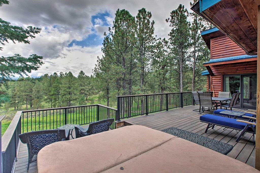 'Blue Spruce Cabin' w/ Hot Tub & Resort Amenities in Angel Fire, Colfax County