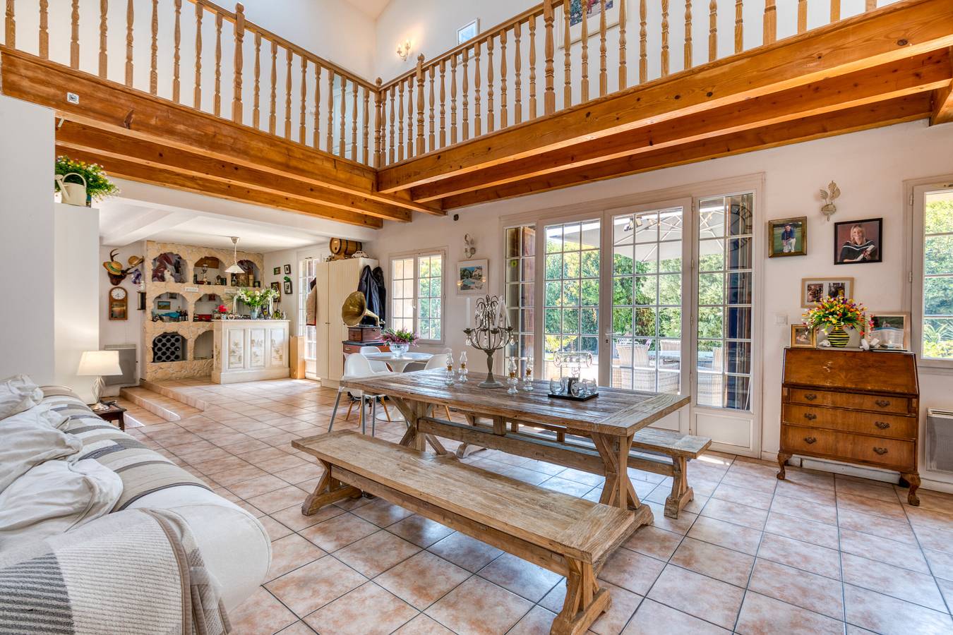 Villa 'Moun Mas' con piscina privada, Wi-Fi y aire acondicionado in Cournonsec, Côte d'Améthyste