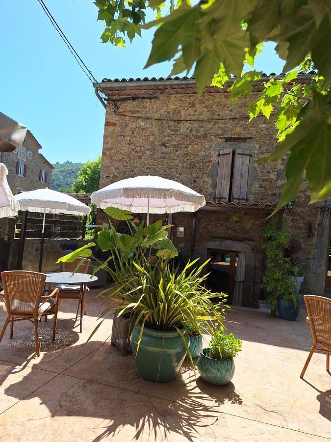 Location de vacances pour 2 personnes, avec piscine ainsi que vue et jardin à Générargues - 3