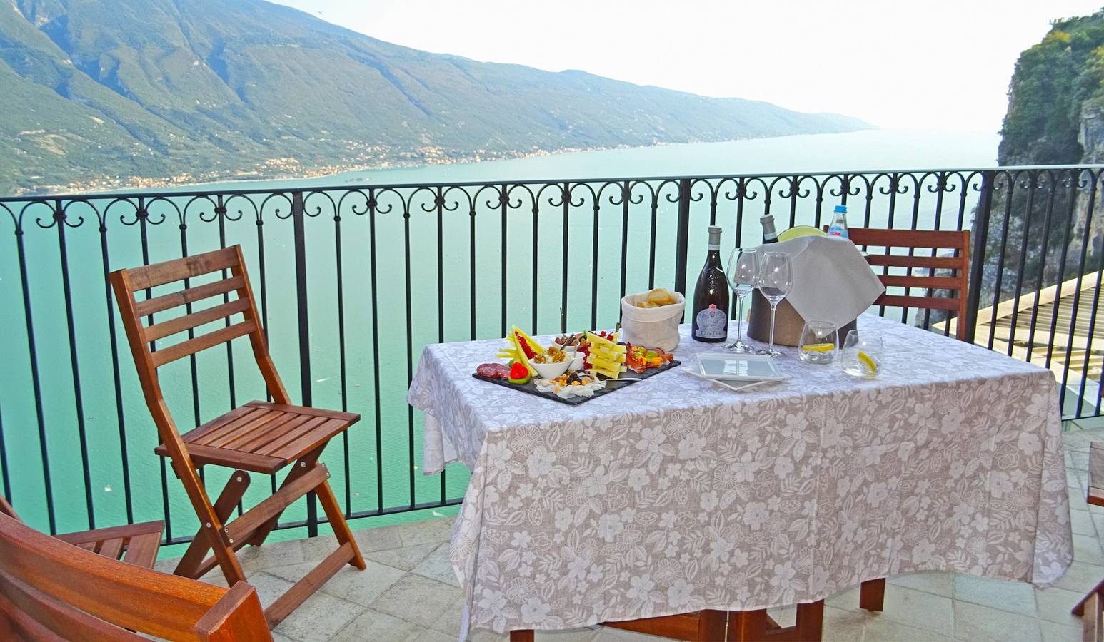 Casa De Pol Balcony Exclusive Lake View in Pieve, Tremosine