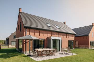 Villa für 10 Personen, mit Sauna und Kinderpool sowie Terrasse und Garten in Zeeland