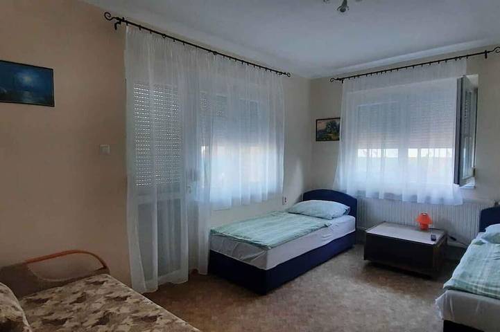 Ganze Wohnung, Ferienwohnung im Erdgeschoss in Keszthely, Balaton Region