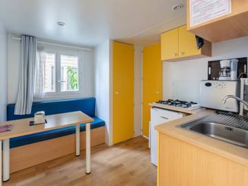 Camping für 3 Personen, mit Pool und Terrasse, mit Haustier in Bormes-les-Mimosas