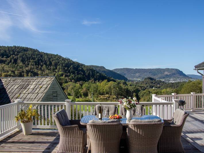 Ferienhaus für 6 Personen, mit Seeblick und Garten sowie Terrasse auf Tysnes