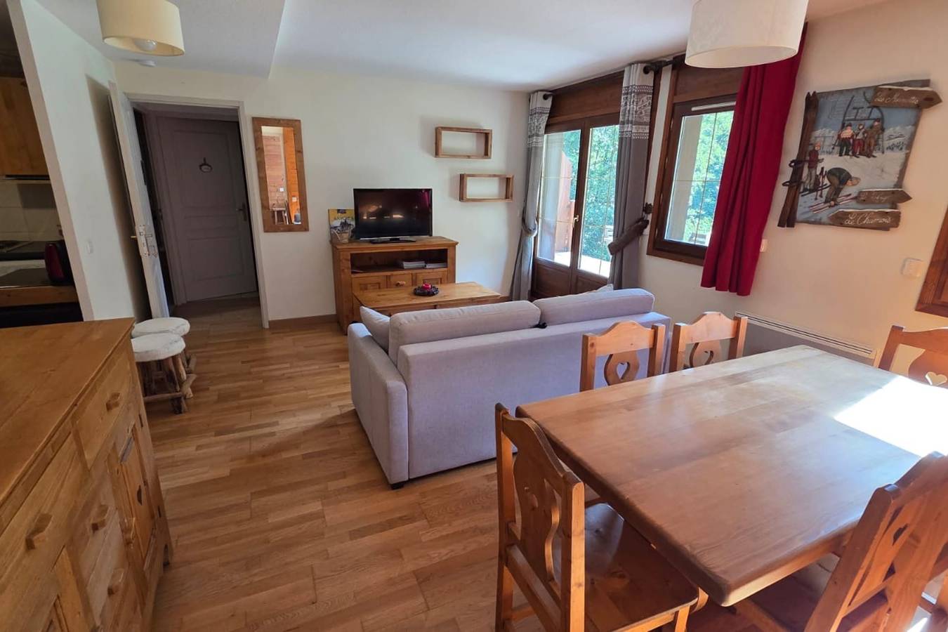 Apartamento entero, Ski-in/ski-out flat with terrace and pool in Flumet, Albertville region