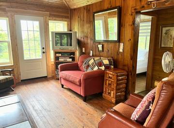 Cabin Rentals And Lodges for 4 Guests in Tobermory (Ontario), Lake Huron ON, Picture 2