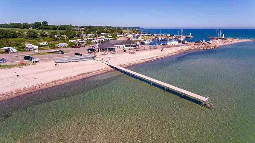 Ferieudlejning for 2 personer, med have og jacuzzi i Mommark