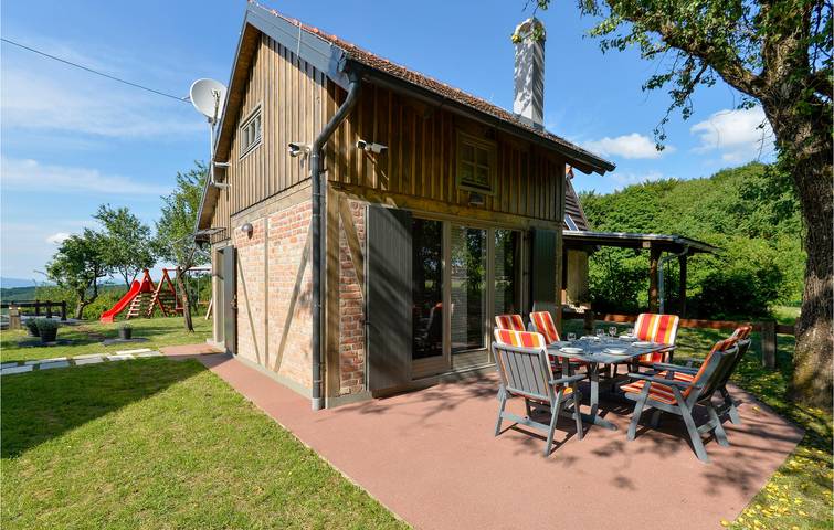 Geräumige Ferienwohnung mit WLAN, Pool, Terrasse und Parkplatz in Zagreb und Umgebung