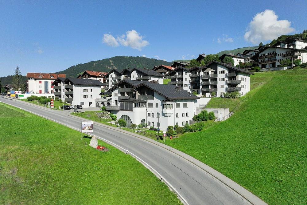 Ganze Wohnung, Schöne Wohnung für 4 Gäste mit Pool, W-Lan, Tv, Balkon und Panoramablick in Falera, Flims Laax Falera