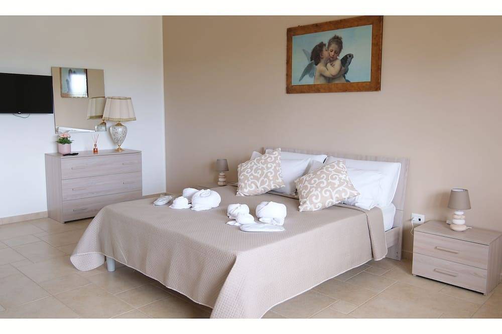 Beautiful Villa with swimming pool, relaxation area, fitness area, equipped with all amenities in Ceglie Messapica, Salento