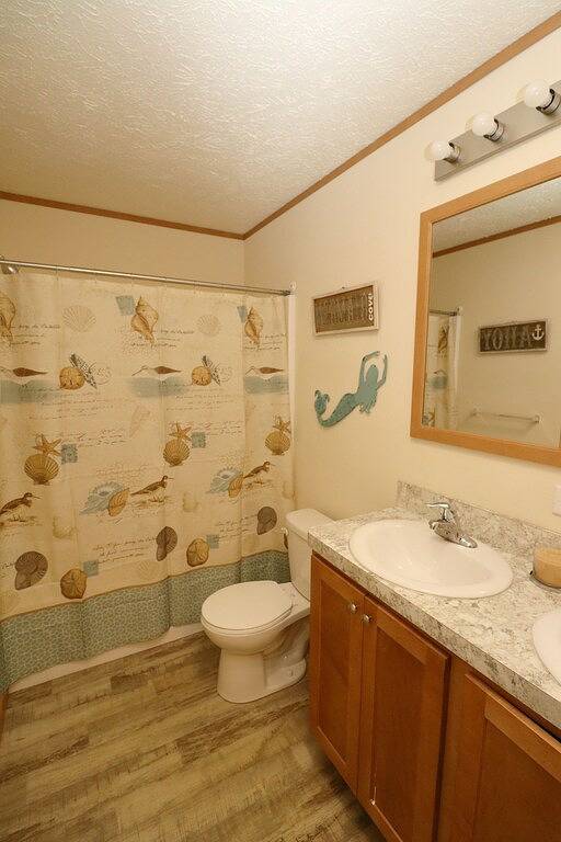 Geräumiges Ferienhaus auf Put-in-Bay, das 16 w / 5 Br, 2 Ba schläft. Großer Pool in Eriesee