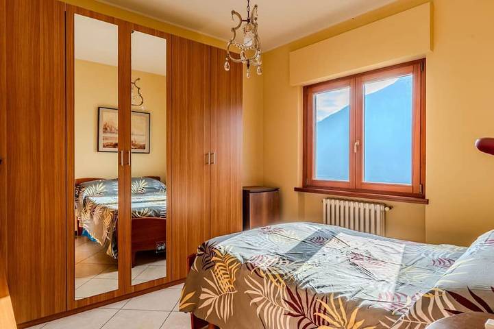 Appartamento intero, Bellissimo appartamento per 6 ospiti con Wifi, Tv, balcone e animali ammessi in Valsolda, Lago di Lugano (Italia)