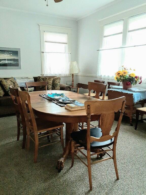 Vacation rental for 10 people, with yard in Charlevoix