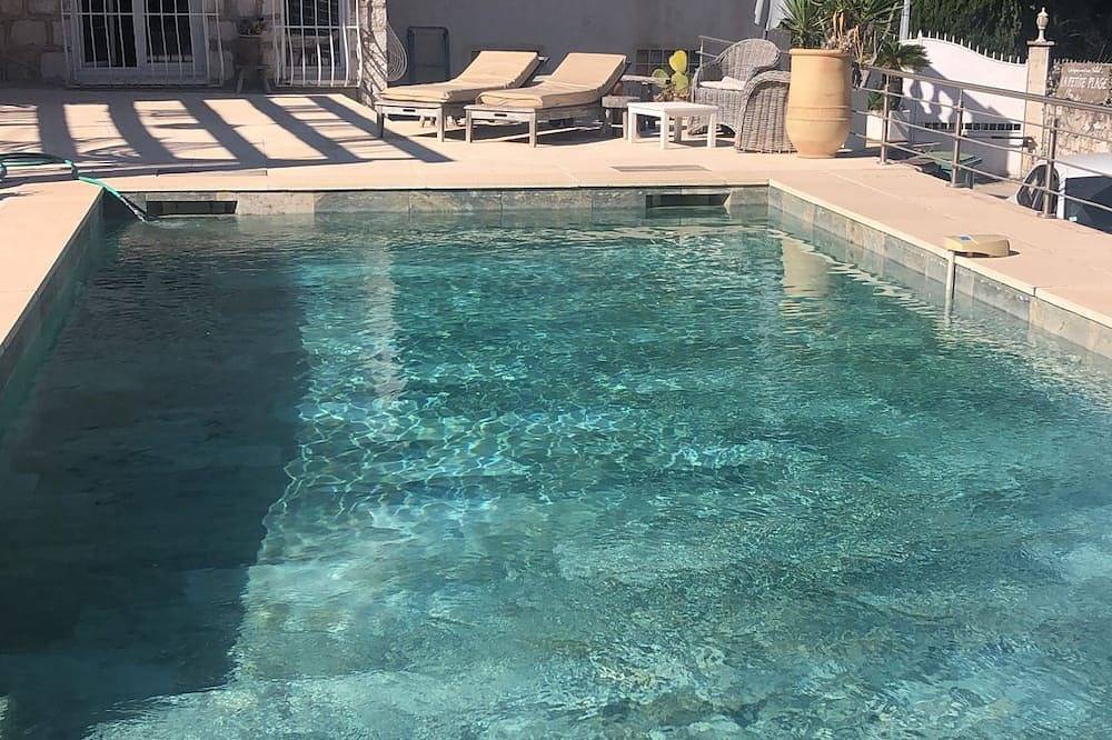 Charming House 4 bedrooms 3 bathrooms with pool near Valbonne in Roquefort-les-Pins, Cannes region