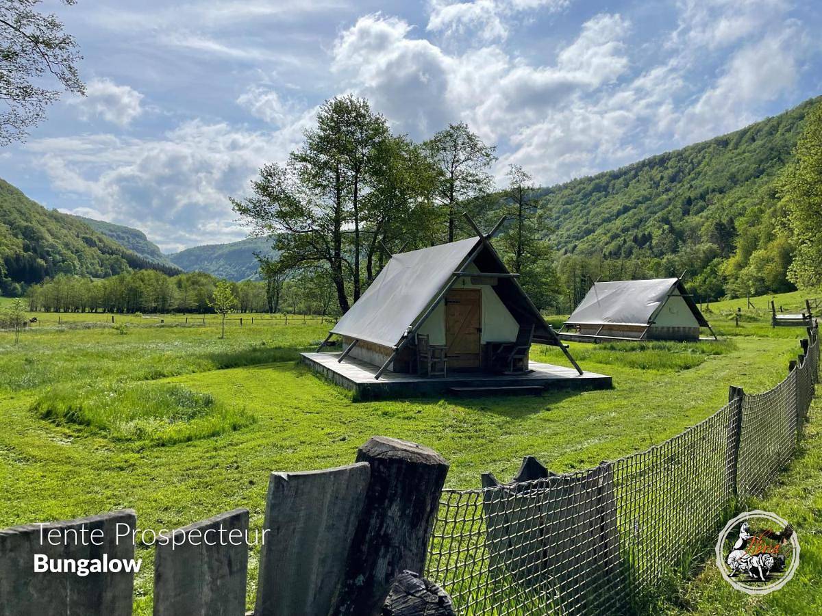Parc animalier du Hérisson in Menétrux-en-Joux, Jura Francais