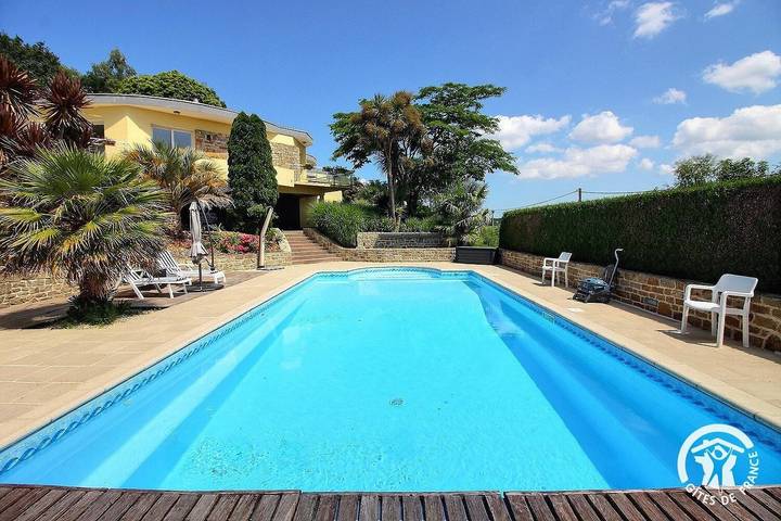 Chambre d’hôte pour 6 personnes, avec piscine et jardin en Bretagne - 2