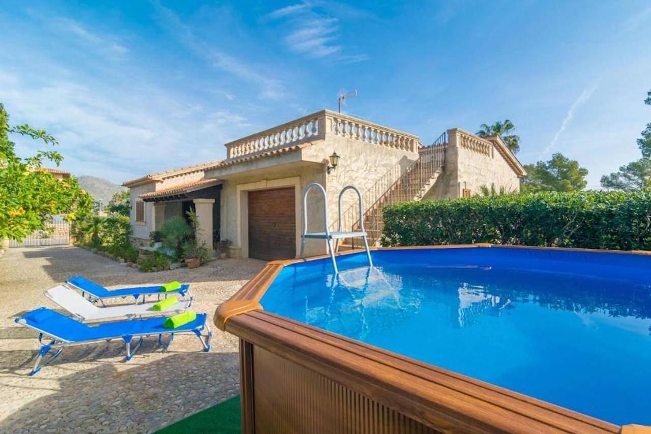 Villa 'Ginebro Puerto Pollença' with Private Pool, Wi-Fi and Air Conditioning in Port de Pollença, Pollença
