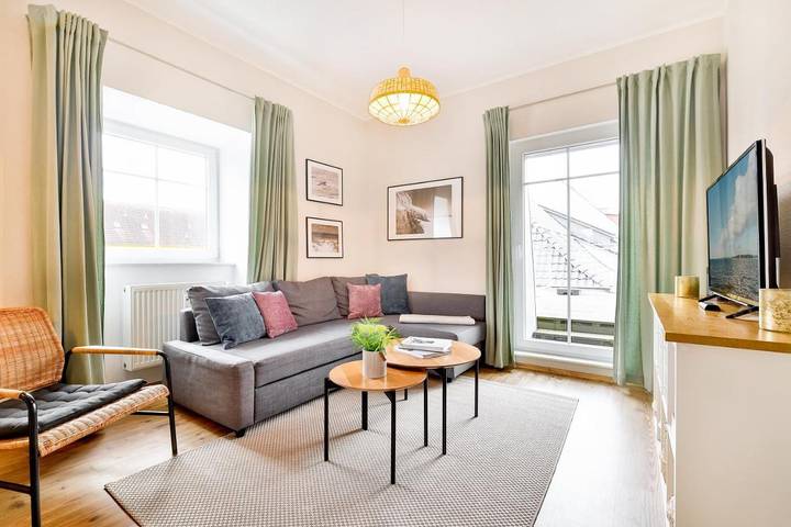 Ferienwohnung für 6 Personen, mit Balkon und Terrasse sowie Ausblick beim Ozeaneum Stralsund - 2
