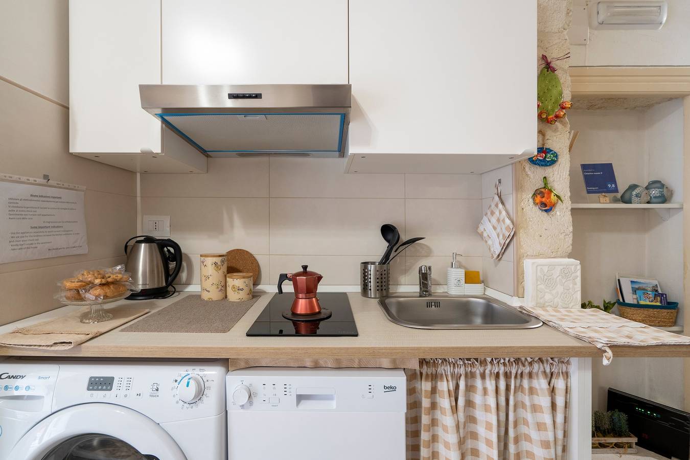 Entire apartment, Holiday Apartment "Chiarina Rooms 2" with A/C und Wi-Fi in Polignano a Mare, Bari Province