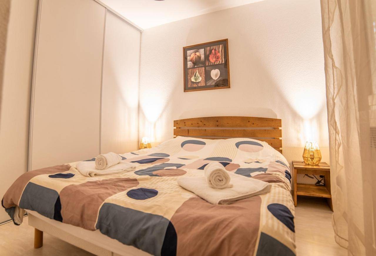 Appartement entier, Le Bellevue, 50m lac, piscine, parking, wifi, baignade surveillée in Aureilhan, Côte d’Argent