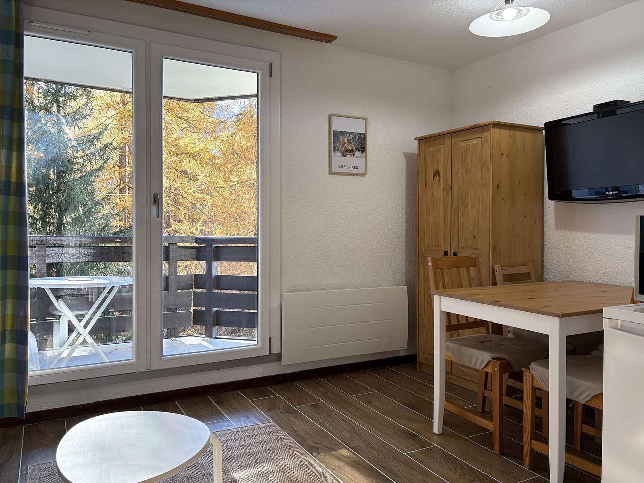 Appartement de vacances entier, Centre-Station Les Orres 1650 - Rés. Meale - Studio 2-4 personnes in Les Orres, Parc national des Écrins