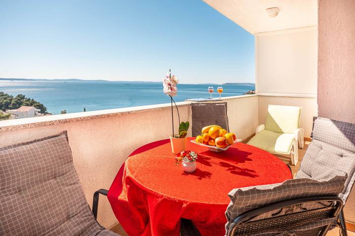 Ferienwohnung für 4 Personen, mit Meerblick und Balkon in Podstrana