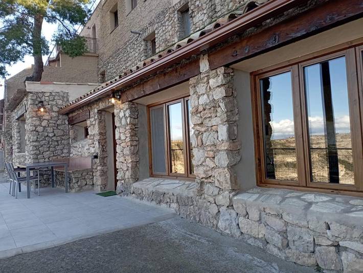 Casa rural para 4 personas, con jardín y vistas, Se admiten mascotas en Casas del Cerro - 2