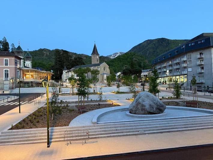 Gîte pour 6 personnes, avec vue et terrasse dans Bains Du Couloubret