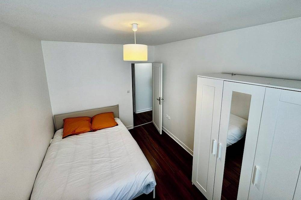 Entire apartment, Apartment Créteil, 20 minutes from Paris by metro 8 in Créteil, Val-de-Marne