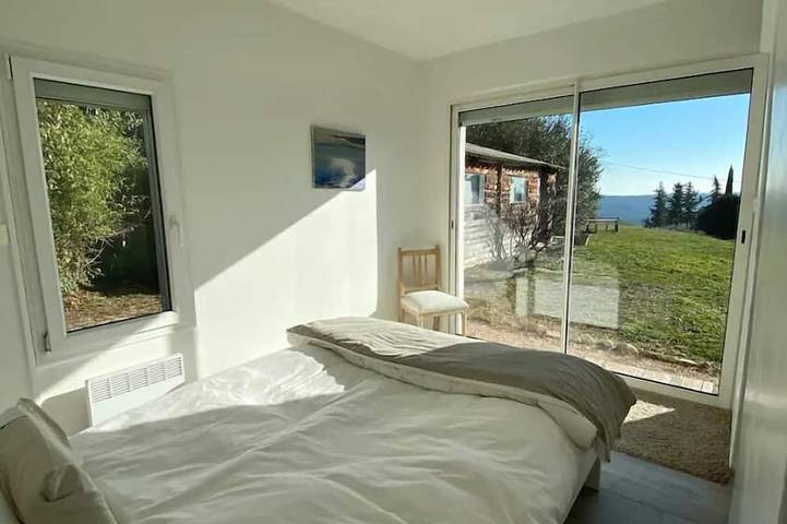 Charmante Villa californienne avec piscine et parking privés et wifi gratuit in Tourrettes, Région de Draguignan