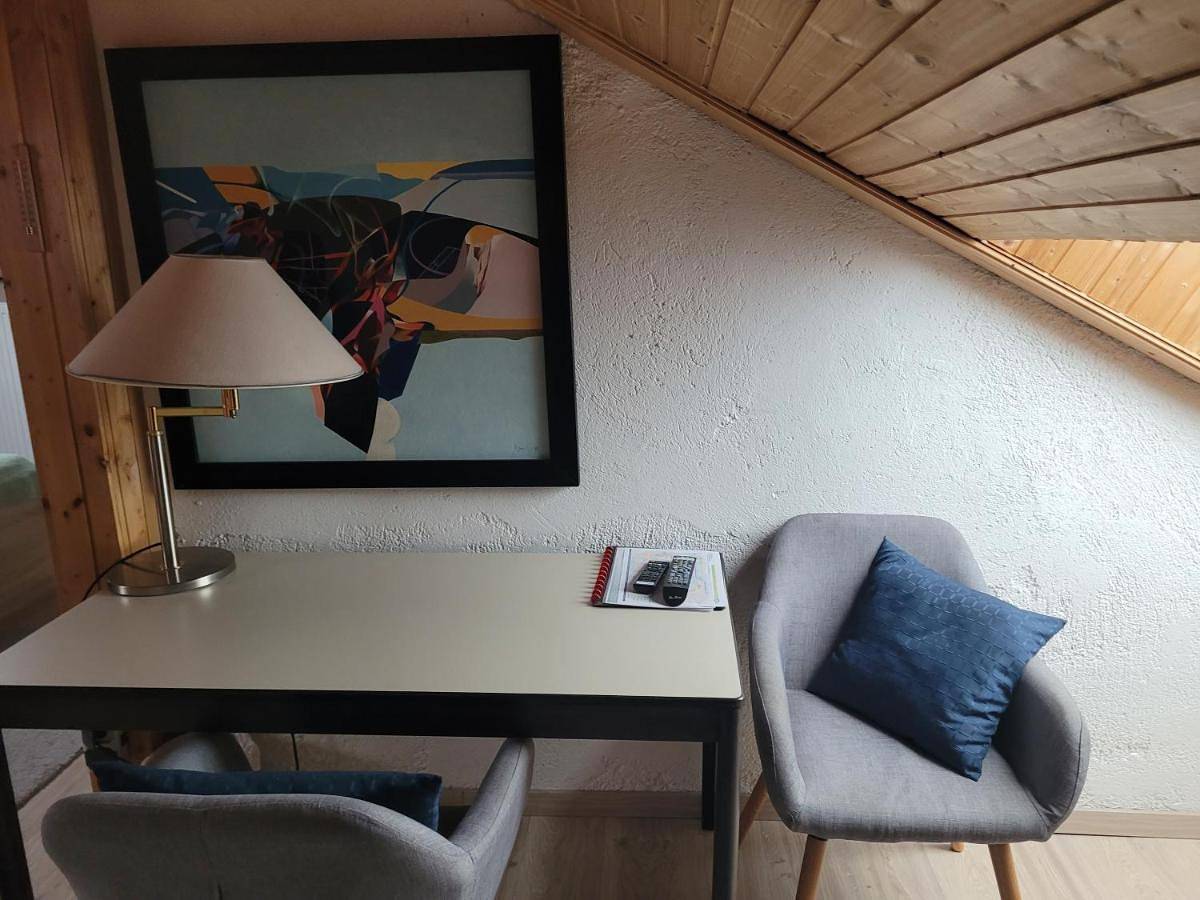 Double Room with Shared Bathroom in Aschheim, Oberbayern